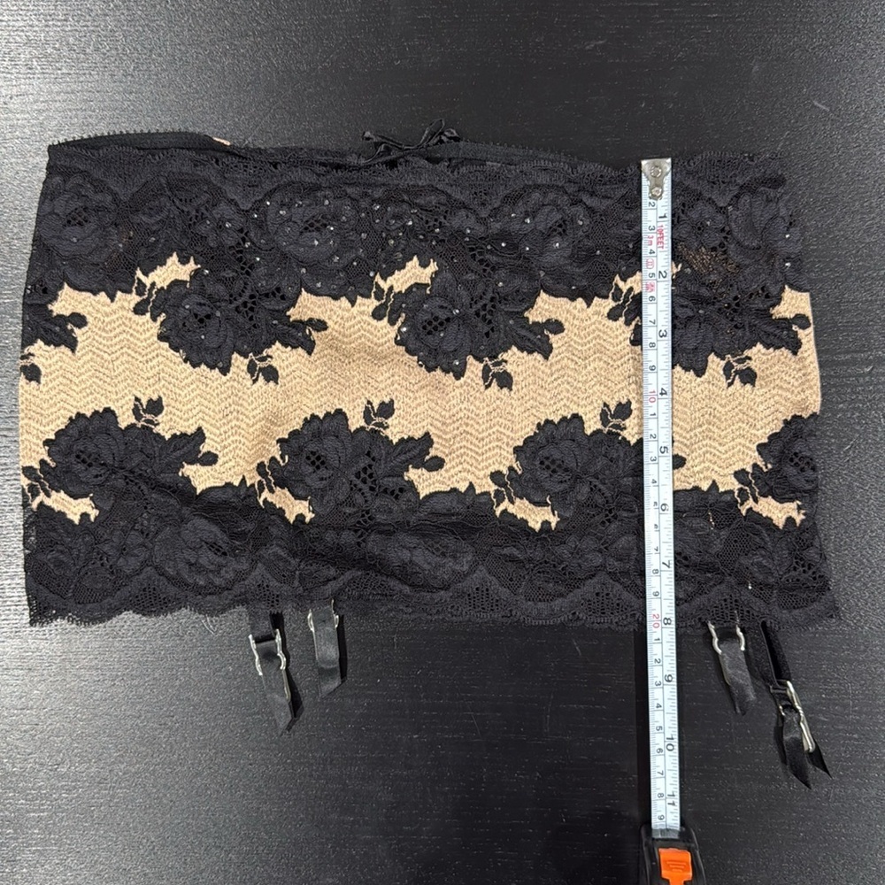 Victoria's Secret Black and Tan Lace Intimates Set - Picture 8 of 12